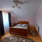 на пагорбі Εξοχικό σπίτι *