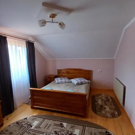 на пагорбі בית כפרי *