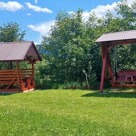 на пагорбі *