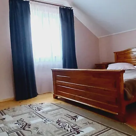 на пагорбі Летний дом