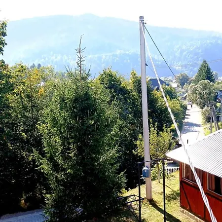 на пагорбі Летний дом Микуличин