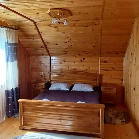 на пагорбі Летний дом *