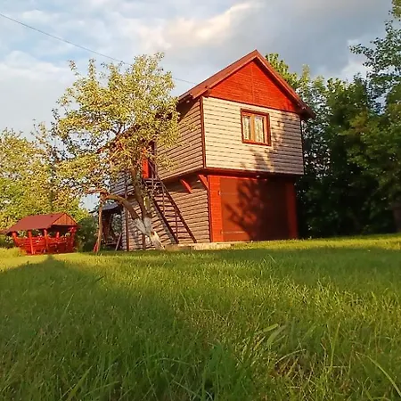 на пагорбі Летний дом Микуличин