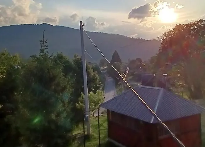 на пагорбі *